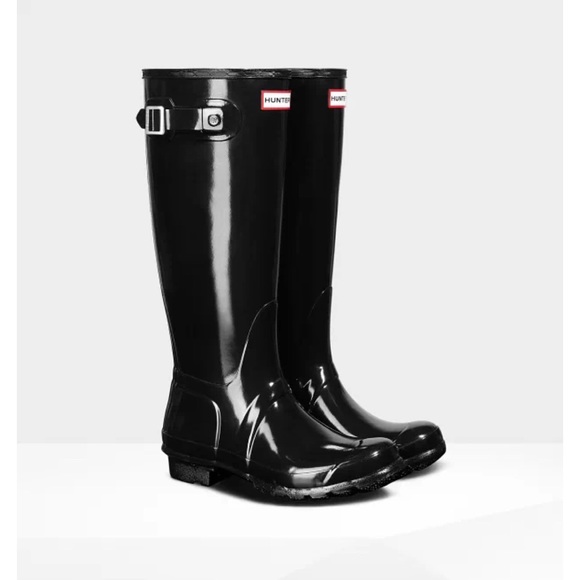 hunter tall gloss rain boots black